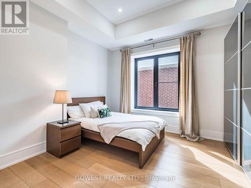 402 Niar Avenue, Mississauga, ON - Indoor Photo Showing Bedroom