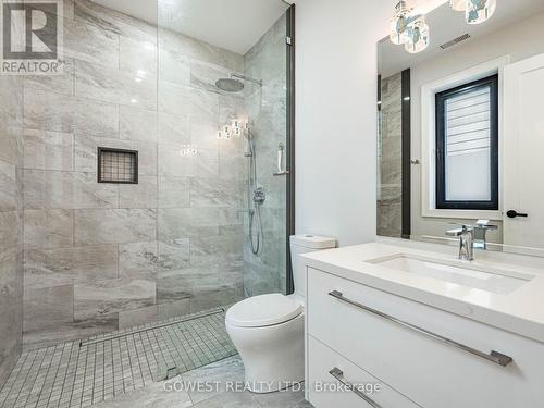 402 Niar Avenue, Mississauga, ON - Indoor Photo Showing Bathroom