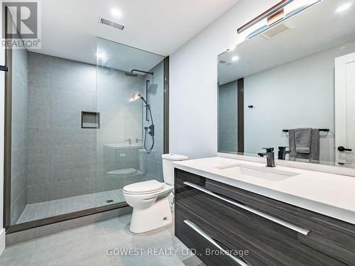 402 Niar Avenue, Mississauga, ON - Indoor Photo Showing Bathroom