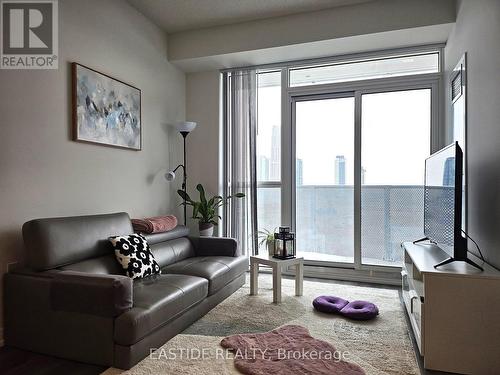 1506 - 28 Interchange Way, Vaughan, ON - Indoor Photo Showing Living Room
