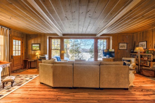 Living Room - 921 Ch. D'Entrelacs, Entrelacs, QC - Indoor Photo Showing Living Room