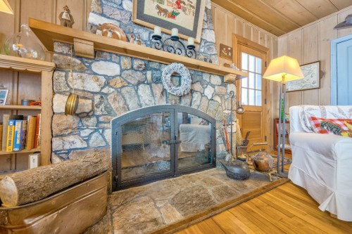 Other - 921 Ch. D'Entrelacs, Entrelacs, QC - Indoor Photo Showing Other Room With Fireplace