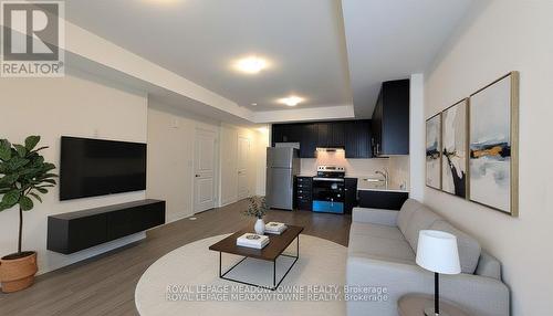 319 - 755 Omega Drive, Pickering, ON - Indoor Photo Showing Living Room