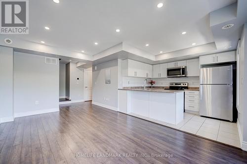 2213 - 10 Westmeath Lane N, Markham, ON - Indoor Photo Showing Kitchen