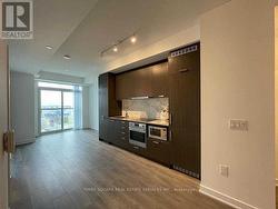 715 - 10 HONEYCRISP CRESCENT Vaughan, ON L4K 0M7