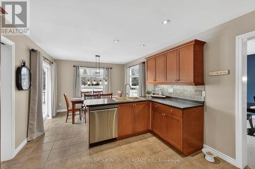 60 O'Neill Circle, Springwater, ON - Indoor Photo Showing Kitchen With Double Sink