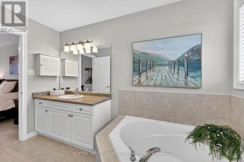 60 O'Neill Circle, Springwater, ON - Indoor Photo Showing Bathroom