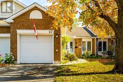 27 PINE NEEDLES COURT  Ottawa, ON K2S 1G5