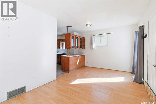 527 6Th Street E, Saskatoon, SK - Indoor Photo Showing Other Room