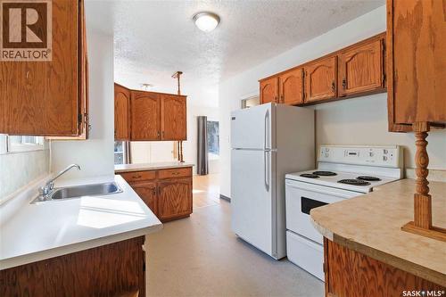 527 6Th Street E, Saskatoon, SK - Indoor Photo Showing Kitchen