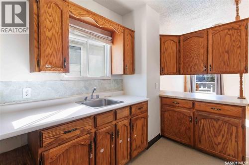 527 6Th Street E, Saskatoon, SK - Indoor Photo Showing Kitchen
