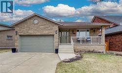 483 DICENZO Drive  Hamilton, ON L9B 2C4