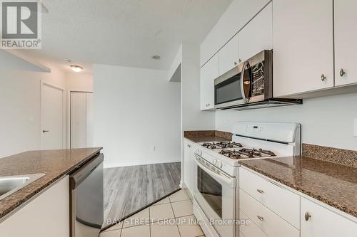 3912 - 35 Mariner Terrace, Toronto, ON - Indoor Photo Showing Kitchen