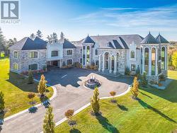 4 SAINT LUKES COURT  Brampton, ON L6P 1K9