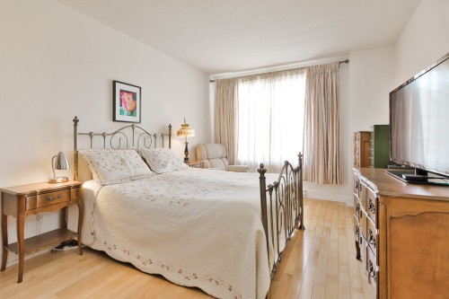 Master Bedroom - 305-375 Boul. Décarie, Montréal (Saint-Laurent), QC - Indoor Photo Showing Bedroom