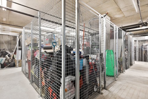Storage - 305-375 Boul. Décarie, Montréal (Saint-Laurent), QC - Indoor With Storage