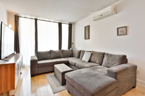 Living Room - 305-375 Boul. Décarie, Montréal (Saint-Laurent), QC - Indoor Photo Showing Living Room