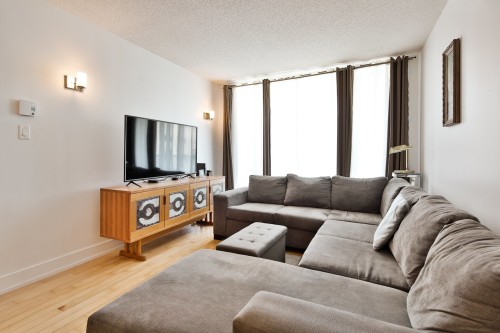 Living Room - 305-375 Boul. Décarie, Montréal (Saint-Laurent), QC - Indoor Photo Showing Living Room