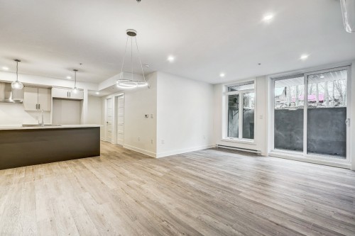 002-689 Boul. St-Jean-Baptiste , Mercier, QC J6R 1G3 1