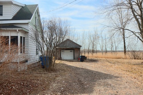 Garage - 1510 Route Ste-Anne E., Yamachiche, QC - Outdoor