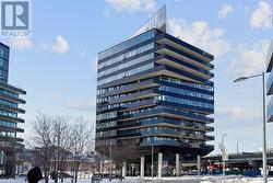 418 - 21 LAWREN HARRIS SQUARE  Toronto, ON M5A 1H7