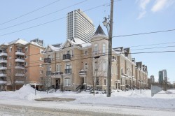 Th27-39 Drewry Avenue Toronto, ON M2M 0B4