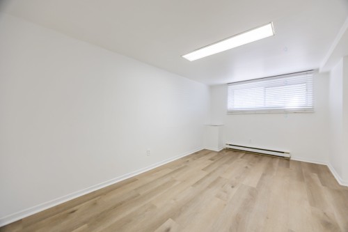 Chambre à coucher - 9153 Av. Millen, Montréal (Ahuntsic-Cartierville), QC - Indoor Photo Showing Other Room