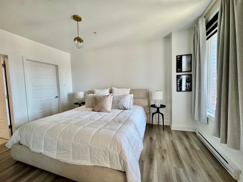 Master Bedroom - 101-79 Av. Elm, Beaconsfield, QC - Indoor Photo Showing Bedroom