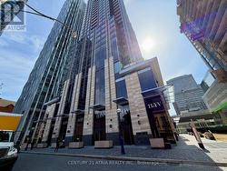 2401 - 11 YORKVILLE AVENUE  Toronto, ON M4W 0B7