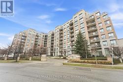PH20 - 16 DALLIMORE CIRCLE Toronto, ON M3C 4C4