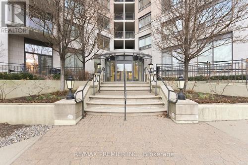 Ph20 - 16 Dallimore Circle, Toronto, ON - Outdoor
