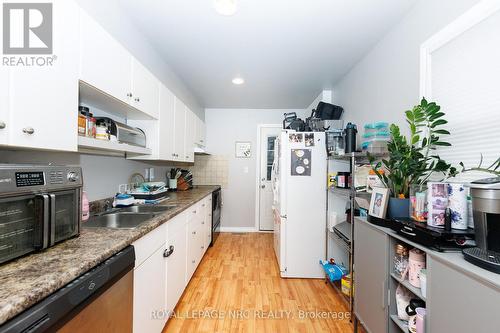 14 Hilda Street, St. Catharines (Western Hill), ON - Indoor Photo Showing Kitchen With Double Sink