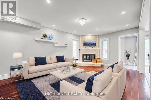 4781 Crystal Rose Drive, Mississauga, ON - Indoor Photo Showing Living Room With Fireplace