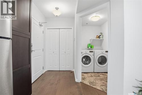702 902 Spadina Crescent E, Saskatoon, SK - Indoor Photo Showing Laundry Room