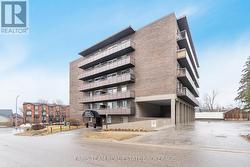 48 - 2 ALBERT STREET  Barrie, ON L4M 3S4