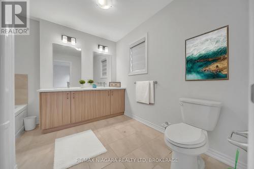 120 Renfrew Trail, Welland (N. Welland), ON - Indoor Photo Showing Bathroom