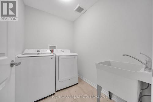 120 Renfrew Trail, Welland (N. Welland), ON - Indoor Photo Showing Laundry Room