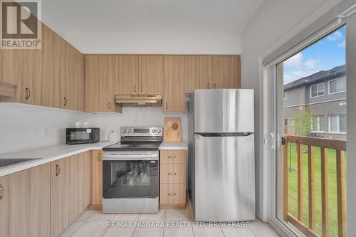 120 Renfrew Trail, Welland (N. Welland), ON - Indoor Photo Showing Kitchen