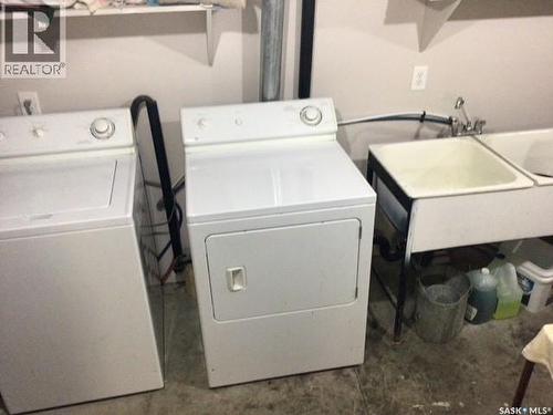 121 2Nd Avenue S, Rose Valley, SK - Indoor Photo Showing Laundry Room