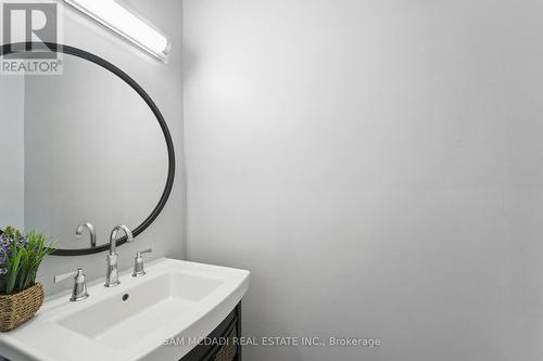 2032 Shannon Drive, Mississauga, ON - Indoor Photo Showing Bathroom