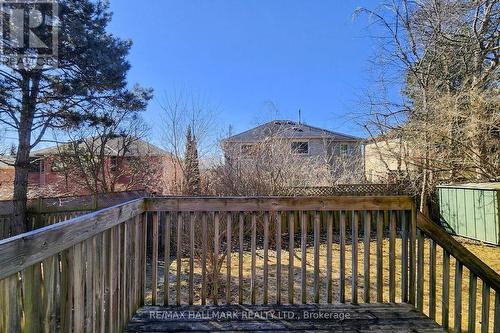 5 Valley Crescent, Aurora, ON - Outdoor