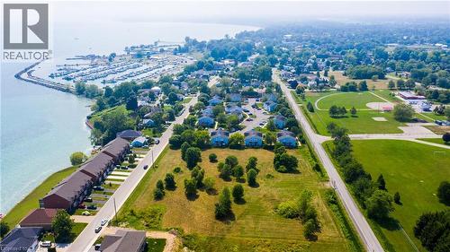 Close to lake and marina! - 38 New Lakeshore Road, Port Dover, ON 