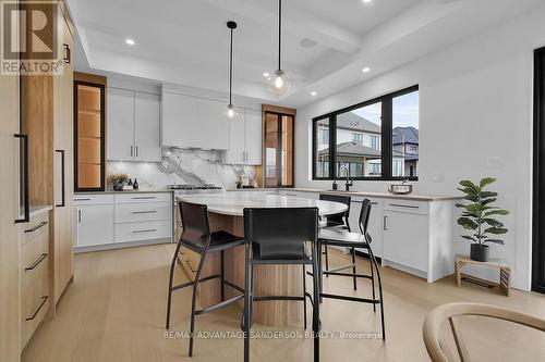 72 Arrowwood Path, Middlesex Centre (Ilderton), ON - Indoor Photo Showing Kitchen With Upgraded Kitchen