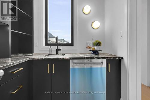72 Arrowwood Path, Middlesex Centre (Ilderton), ON - Indoor Photo Showing Kitchen