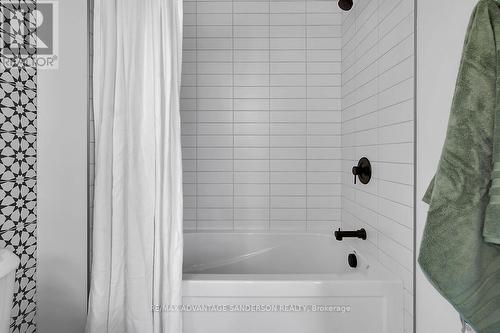 72 Arrowwood Path, Middlesex Centre (Ilderton), ON - Indoor Photo Showing Bathroom