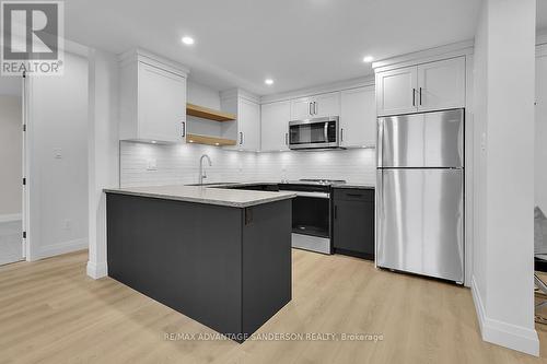 72 Arrowwood Path, Middlesex Centre (Ilderton), ON - Indoor Photo Showing Kitchen With Upgraded Kitchen