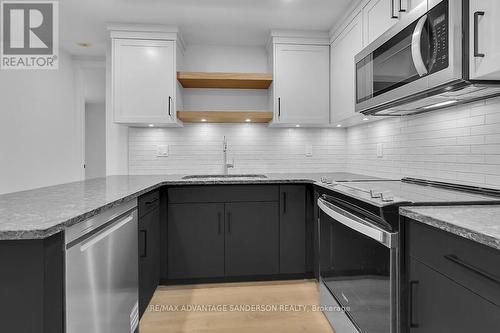 72 Arrowwood Path, Middlesex Centre (Ilderton), ON - Indoor Photo Showing Kitchen With Upgraded Kitchen