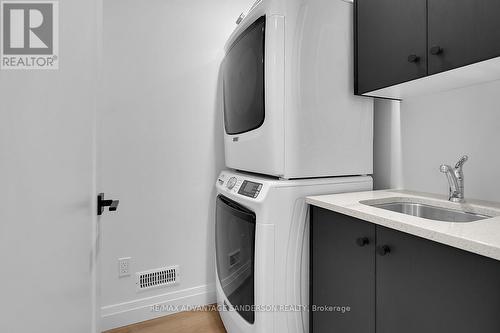 72 Arrowwood Path, Middlesex Centre (Ilderton), ON - Indoor Photo Showing Laundry Room