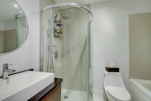 Bathroom - 722  - C 2E Avenue, Montréal (Lachine), QC - Indoor Photo Showing Bathroom