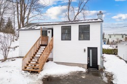 5 Rue Beaulne  Waterloo, QC J0E 2N0
